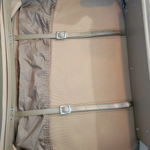 Vintage Suitcase - Picture 7 of 8